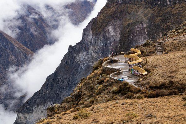 Comment organiser une visite des marchés flottants sur le fleuve Mékong au Vietnam?